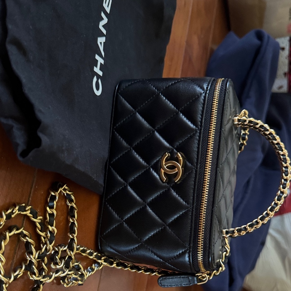 Chanel Black Quilted Crossbody Bag with Gold Chain